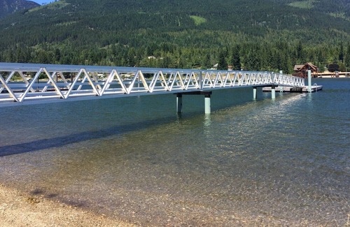 Proctor Cabina | Kootenay Lake Cottage en la playa-Pet Friendly-Sleeps 4