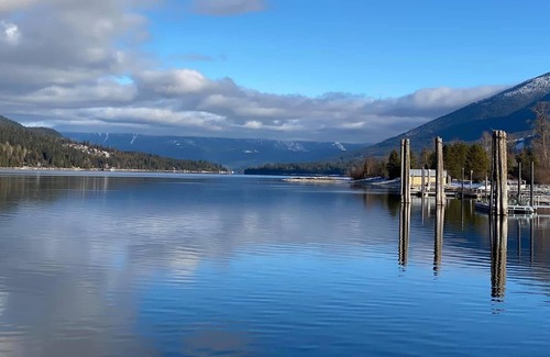 Proctor Cabina | Kootenay Lake Cottage en la playa-Pet Friendly-Sleeps 4
