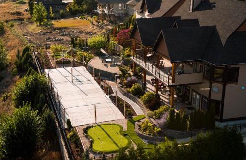 Balfour Casa | Kootenay Wild Guest Suites