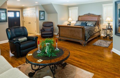 Balfour Casa | Kootenay Wild Guest Suites