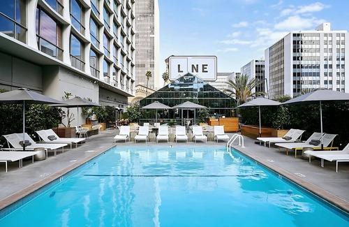 Wilshire Center Hotel | Koreatown Serenity in LA, Family-Friendly Comfort Awaits, Bring Your Pets!