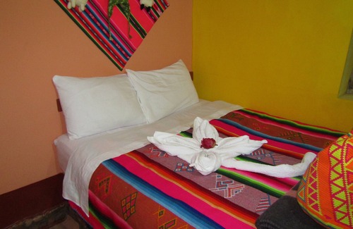 Luquina Chico Cama Y Desayuno | KORI TIKA LODGE - luquina chico
