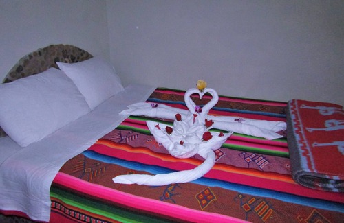 Luquina Chico Cama Y Desayuno | KORI TIKA LODGE - luquina chico