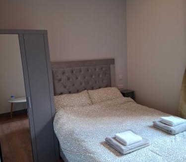 Valentines Apartamento | Kornel East London Apartment