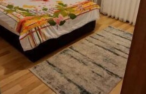 Tarabya Mahallesi Apartamento | Koruya ve sahile yakın aile dairesi.