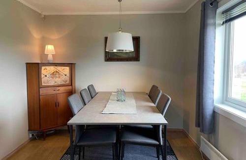 Leknes Casa | Koselig hus i landlig område