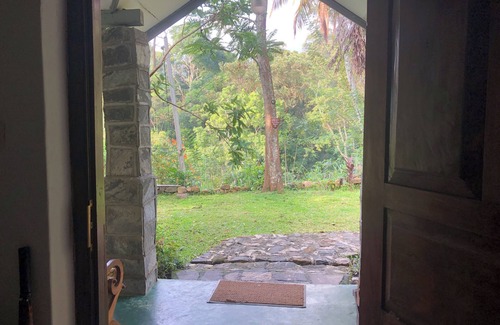 Bandarawela Cabaña | Koshi's Country Cottage Ella, cozy pet-friendly cottage, close to Pekoe Trail.