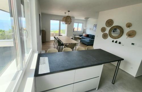 Kostrena Apartamento | Kostrena Hills Suite overlooking Kvarner Bay