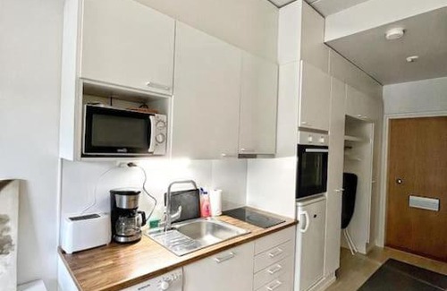 Aviapolis Apartamento | Kotimaailma - Valoisa ja kompakti yksiö Tikkurilassa