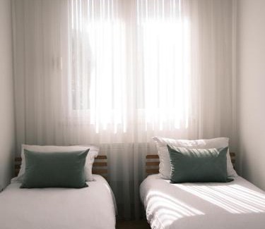 Dobrota Apartamento | Kotoro Apartment, Sea View, 60m to Beach, Free Parking