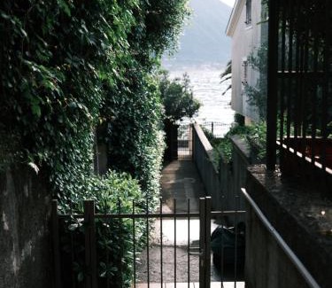Dobrota Apartamento | Kotoro Apartment, Sea View, 60m to Beach, Free Parking