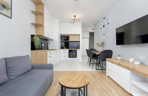 Praga Polnoc Apartamento | Kotsisa 8C | Modern Apartment | Parking