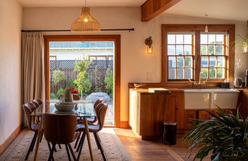 Kaikoura Casa | Kowhai Cottage | Pizza Oven | Central