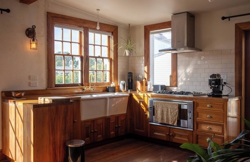 Kaikoura Casa | Kowhai Cottage | Pizza Oven | Central