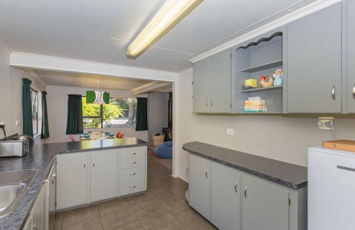 Wanaka Cabaña | Kowhai Cottage - Wanaka Holiday Home