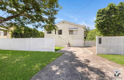Albion Casa | KOZYGURU | Albion | Charming House with 3 Bedroom | Parking