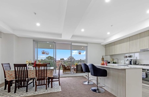 Blacktown Apartamento | KozyGuru | Blacktown | 3 Bedroom APT