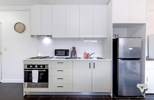 Harris Park Apartamento | KozyGuru | Harris Park | Charming 1R Two-story Apt