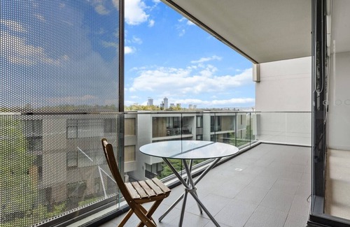 Mortlake Apartamento | KozyGuru | Mortlake | Lovely 2 Bed APT