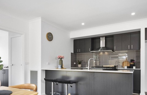 Pakenham Casa | KozyGuru | Pakenham | Comfortable 4-Bedroom House
