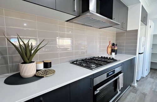 Pakenham Casa | KozyGuru | Pakenham | Comfortable 4-Bedroom House
