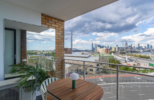 Rozelle Apartamento | KozyGuru | Rozelle | Bridge View with Carpark