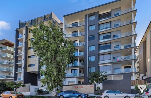 West End Apartamento | West End Waterfront Apartment 10 Min To City