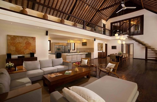 Padonan Casa | KR7001 - 7 Bedroom Villa in Kerobokan