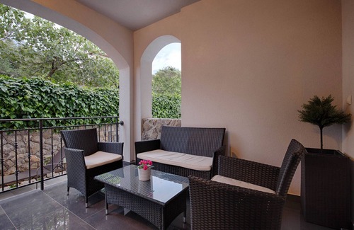Krk Apartamento | KRK city! 200m de paseo !!Casa romántica Vilaveja, pequeña piscina ..