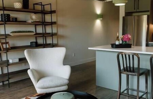 Charlevoix Apartamento | The Kroger Lofts - Unit B: Cozy Winter Getaway