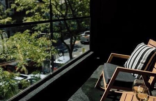 Charlevoix Apartamento | The Kroger Lofts - Unit B: Cozy Winter Getaway