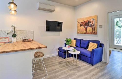 Hudson Bend Cabaña | 'Krow's Nest' - Sunny Cottage w/ Lake Access!