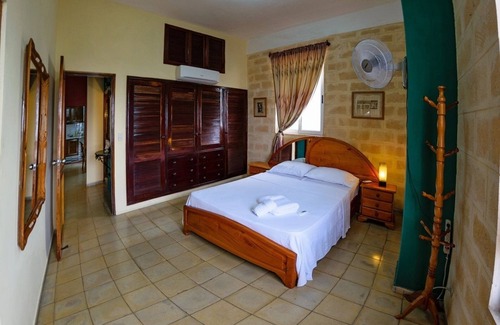 Municipality of Diez de Octubre Hotel | Ksa Angy