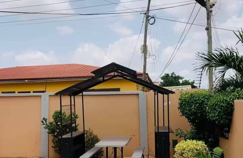 Accra Cabina | kshoes lodge (Executive Room)