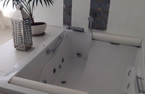 Akrotiri Villa | Suite blanca ktima reveli (2 personas)