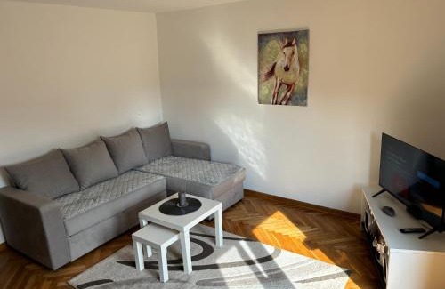 Banatski Karlovac Casa | Kućica u pesku