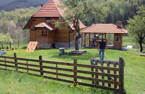 Vitasi Casa | Kuca Karajic