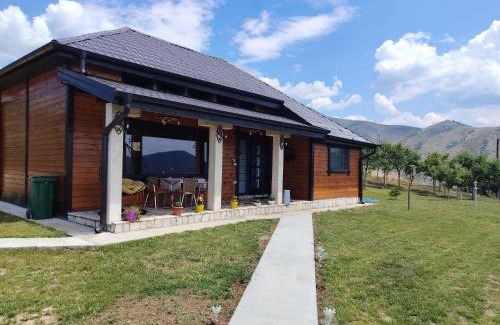 Raska Casa | Kucica od drveta 1