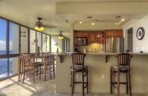 Poipu Condominio | Kuhio Shores 317. OCEAN FRONT! Cold A/C
