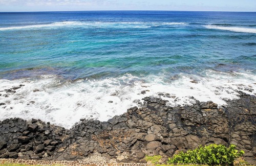 Poipu Condominio | Kuhio Shores 411. Right on the water- Cold A/C