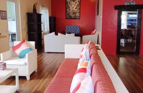 Catmon Casa | Kums Vacation Beach House in Catmon