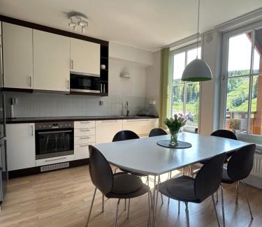 Jarbo Apartamento | Kungsbergets finaste läge, Åhus B - semesterboende med sauna