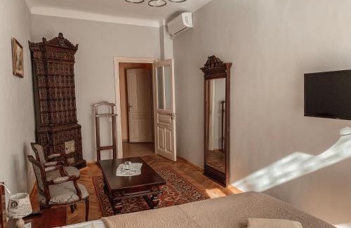 Lviv City Center Apartamento | Kurnakh Apartment