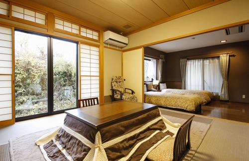 Takayama Casa | Kutsuroginoya Yuu