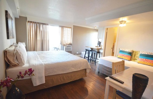 Waikiki Cabina | KV1009 Waikiki 2463 Kuhio Ave Honolulu
