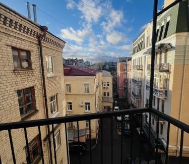 Verkhnie Misto Apartamento | Kyiv Old Town Apartment near Golden Gate