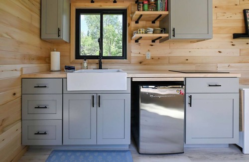 Shell Lake Casa | Långhus at Midgard Farms w/Hot Tub!