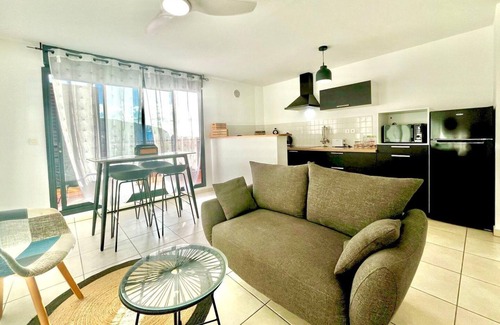 Sainte-Clotilde Centre Apartamento | L'échappée Bleue, sea view, close to the airport