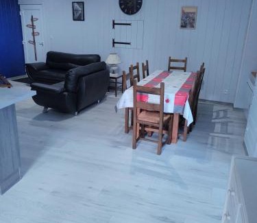 La Chapelle-Agnon Casa | L 'échappe-loups maison de 2 à 8 personnes et garage