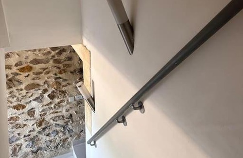 Fourques Apartamento | L’élégance de la pierre
